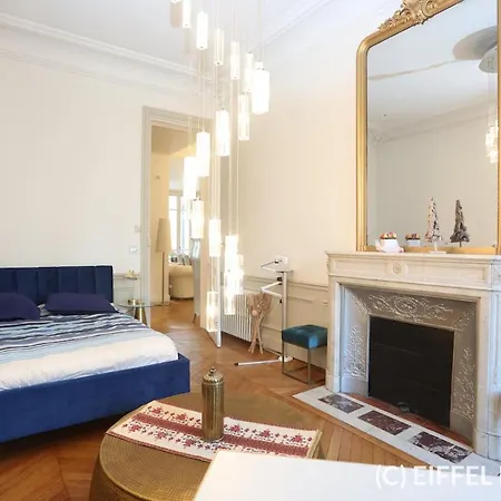 Arc De Triomphe - Luxury With A Sense Of Paris